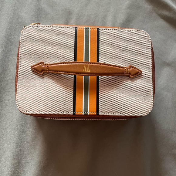 New Paravel Cabana Vanity Case - Picture 3 of 3